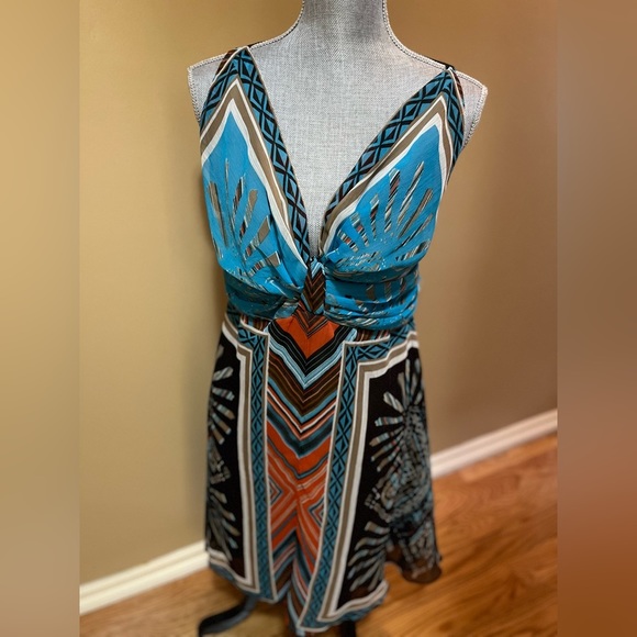 Le Chateau Dress - Picture 5 of 7